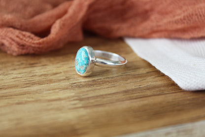 Dainty Carico Ring (Sz.7)