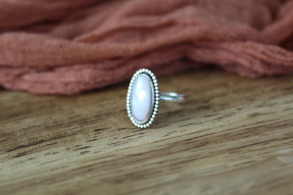 Mother of Pearl Ring (Sz. 7.5)