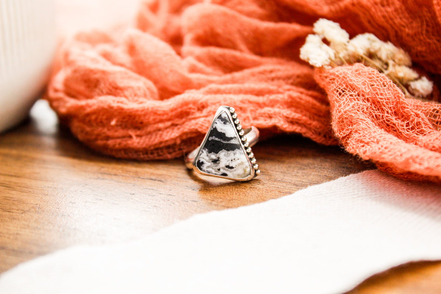 White Buffalo ring (Sz. 6.5)