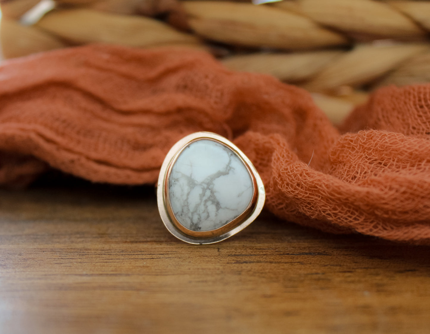 Gold howlite ring (Sz. 8.5)